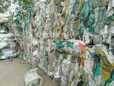 兰州:违反"限塑令"将入失信记录 废塑料.jpg