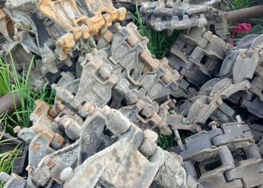 张家界慈利农机事务中心开展报废拖拉机拆解行动