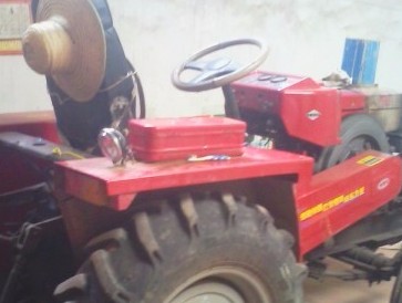 湖南凤凰开展全面核实排查变型拖拉机工作